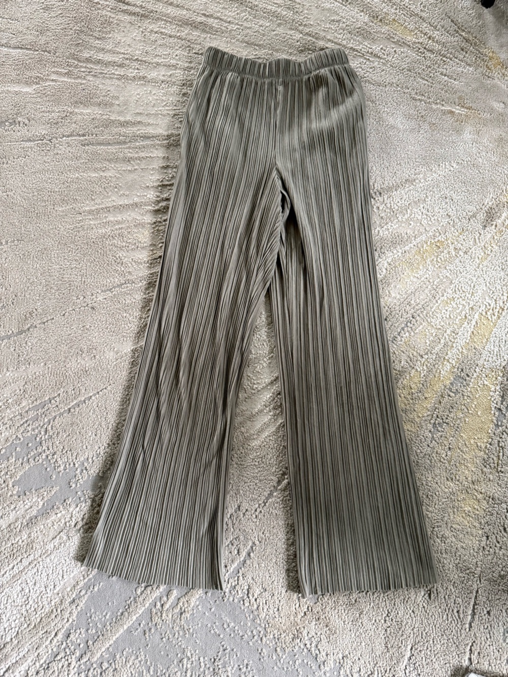 Oak and Fort sage green pull on flare pants pleated elastic waist XXS